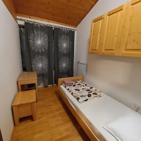 Nevenka Apartment Pobegi